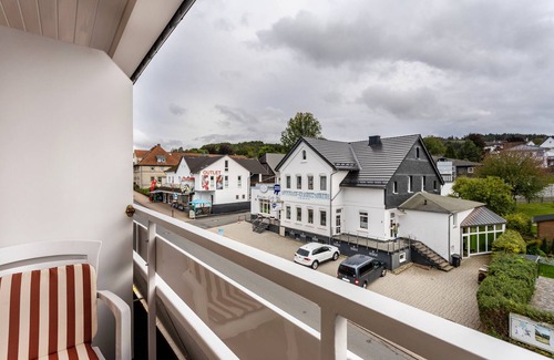 Usseln Apartment | Apartment 'Buchfink' with Mountain View, Shared Garden and Wi-Fi