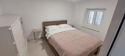 Trpanj Apartment | Pet-Friendly Retreat by Antunovic Winery - Rated 10/10