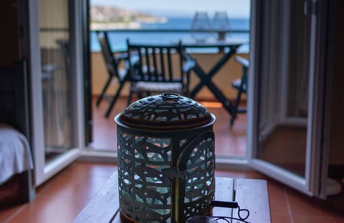 Sithonia Apartment | Seaside Apartment with Balcony & Spa, Rated 9.6/10