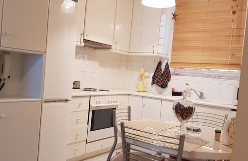 Porto Rafti Apartment | Seaside Apartment at Kalos Gialos in Porto Rafti Bay