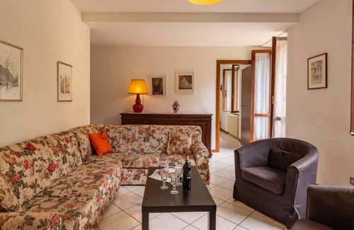 Castello Apartment | Pet-Friendly Apartment Ca del Bernardi: Guest Rated 8.3/10