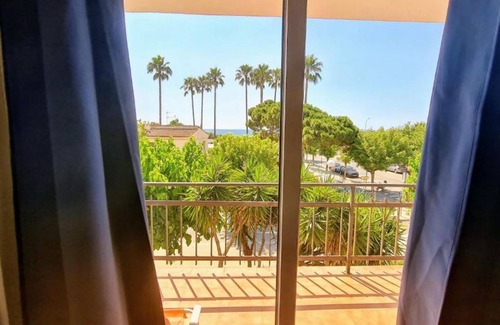 Cabrera de Mar Apartment | Oceanfront Apartment Cabrera Burriac with Pool & Spa