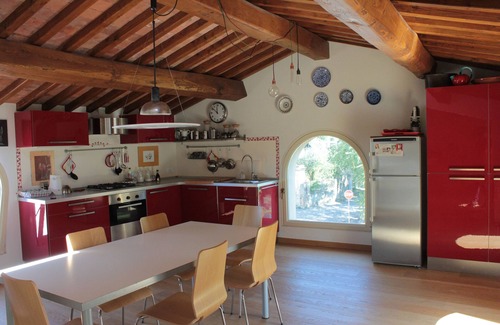 Calci Apartment | Relaxing Apartment 'Calci - Dal Monte Al Mare' with Garden