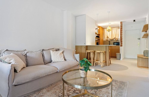 Vilafortuny Apartment | Apartment 'Cambrils Front De Mer' with Shared Pool, Terrace and Air Conditioning