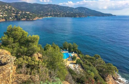 Cavaliere Beach Apartment | Cozy Oceanfront Escape at Apartment Cap Négre - Interhome