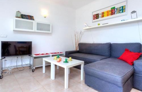 Llanca Apartment | Oceanfront Apartment Cap Ras: Perfect for Families & Pets