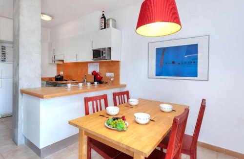 Llanca Apartment | Oceanfront Apartment Cap Ras: Perfect for Families & Pets
