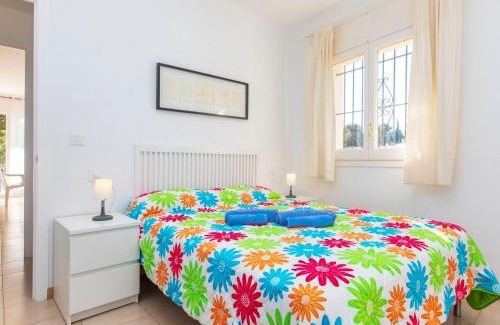 Llanca Apartment | Oceanfront Apartment Cap Ras: Perfect for Families & Pets