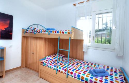 Llanca Apartment | Oceanfront Apartment Cap Ras: Perfect for Families & Pets