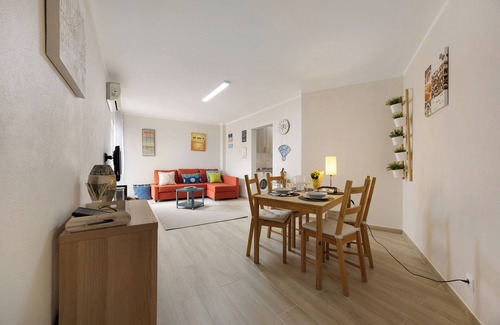 Praia da Rocha Apartment | Sea View Apartment "Casa Alegre" with Balcony & Wi-Fi