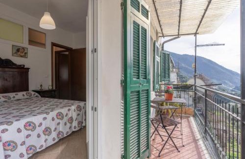 Montalto Ligure Apartment | Cozy Apartment Casa dalla Mamma - Pet & Child Friendly Stay
