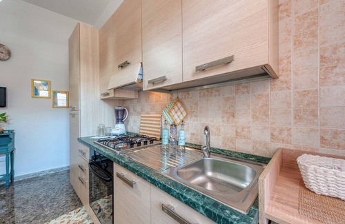 Trepuzzi Apartment | Apartment 'Casa Degli Zii' with Private Garden, Wi-Fi and Air Conditioning