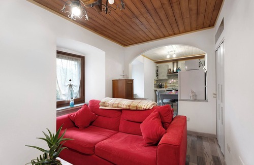 Toceno Apartment | Scenic "Casa del Sole" Apartment with Mountain View & Wi-Fi