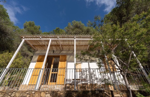 Camporeale Apartment | Mountain View Apartment 'Casa Delle Pigne' with Terrace