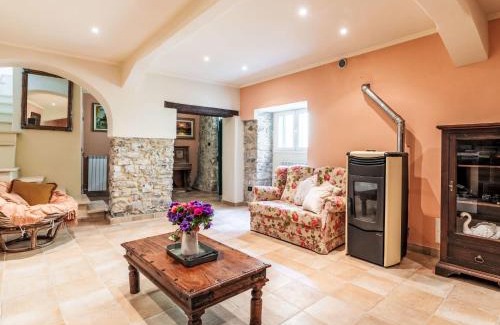 Pietrabruna Apartment | Family-Friendly Apartment Casa Derna Awaits Your Stay