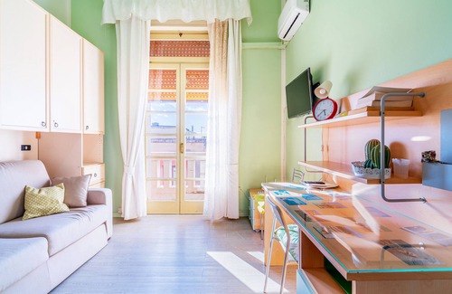 Ortigia Apartment | Stunning "Casa di Alice": Sea View, Balconies & Wi-Fi