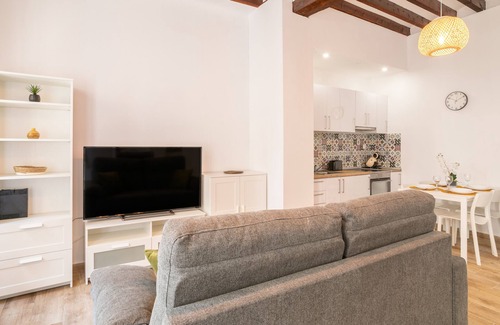 San Anton Apartment | Cozy Apartment 'Casa De La Esperanza' with Ocean View & Wi-Fi