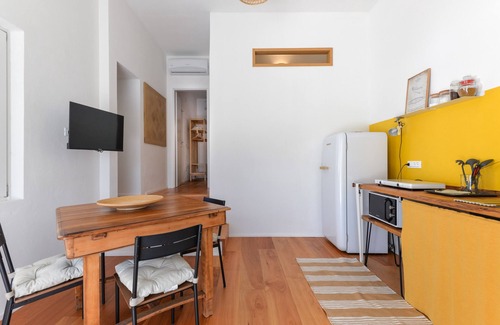 Seccheto Apartment | Relax at Casa Magnolia with Ocean View & Garden Oasis