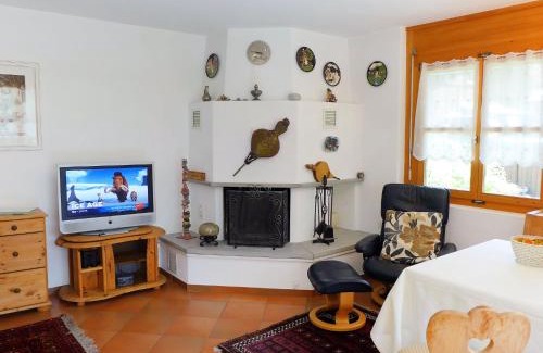 Maloja Apartment | Pet-Friendly Apartment Casa La Planüra with Great Reviews