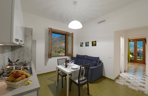 Bomerano Apartment | Apartment 'Casa Loreto Agerola' with Mountain View, Wi-Fi and Air Conditioning