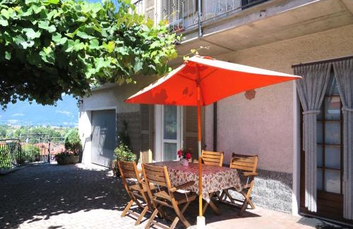 Luino Apartment | Stylish Apartment Casa Riboni: Pet & Child Friendly Stay