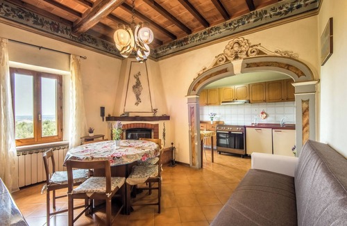 Crocina Apartment | Stylish Casa Vacanze del Borgo: Garden, Wi-Fi & More