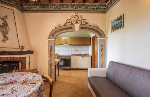 Crocina Apartment | Stylish Casa Vacanze del Borgo: Garden, Wi-Fi & More