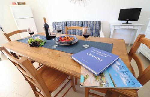 Otranto Apartment | Cozy 'Casa Vacanza Black Magic Otranto' with Ocean Views