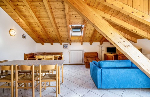 Brez Apartment | Apartment 'Casa vacanze Rosa 8 con mansarda' with Mountain View, Balcony and Wi-Fi