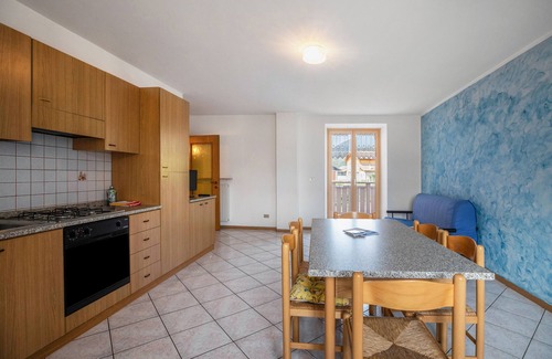 Brez Apartment | Apartment 'Casa vacanze Rosa 6' with Mountain View, Balcony and Wi-Fi