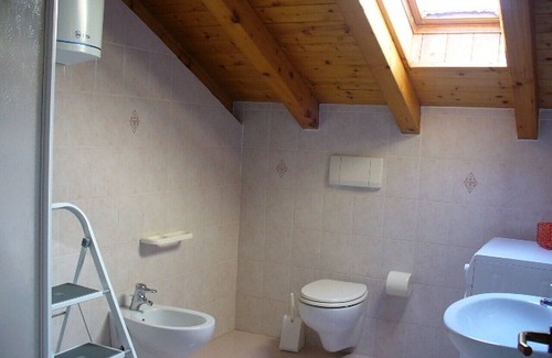 Brez Apartment | Cozy Apartment 'Casa Vacanze Rosa 9' with Mountain Views