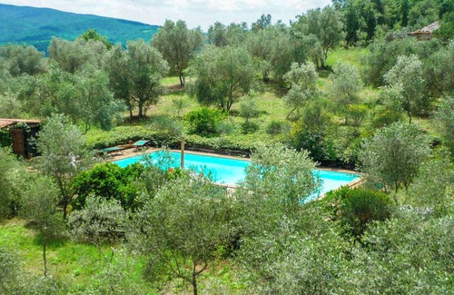 Murlo Apartment | Casa Verde A Murlo: Pet-Friendly Getaway with Shared Pool