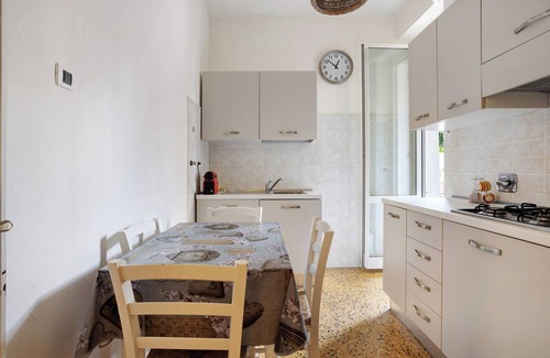 Masero Apartment | Apartment 'Casa Viola' with Balcony, Wi-Fi and Air Conditioning