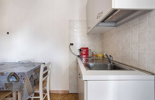 Masero Apartment | Apartment 'Casa Viola' with Balcony, Wi-Fi and Air Conditioning