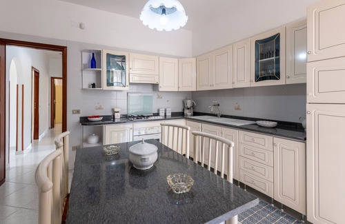 Trappeto Apartment | Discover 'Casa Viola': Oceanfront Apartment with Wi-Fi