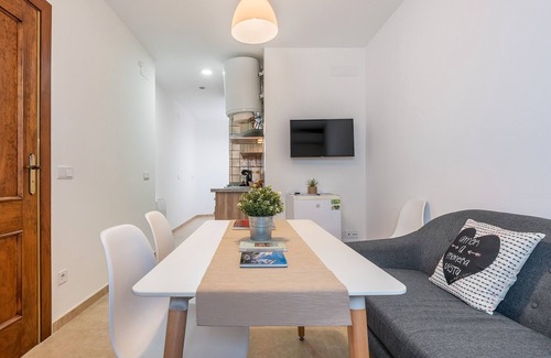 Guadix Apartment | Apartment 'Cascamorras' with Wi-Fi and Air Conditioning