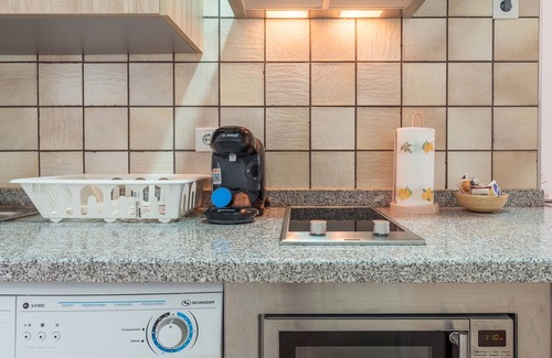 Guadix Apartment | Apartment 'Cascamorras' with Wi-Fi and Air Conditioning