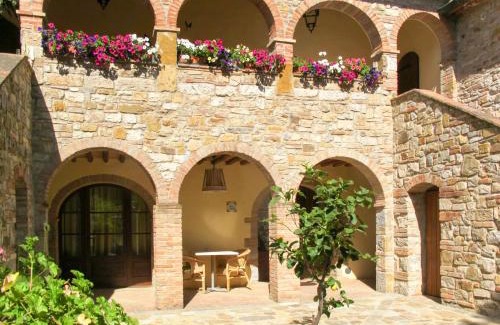 Castellina in Chianti Apartment | Pet-Friendly Apartment Cellole - La Stalla with Pool Access