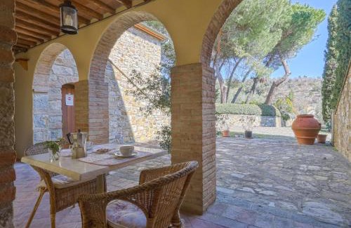 Castellina in Chianti Apartment | Pet-Friendly Apartment Cellole - La Stalla with Pool Access