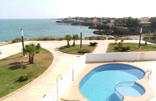 Vinaros Apartment | Apartment with Pool and Sea View Steps from the Beach
