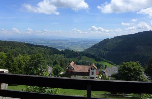 Sainte-Croix Apartment | Pet-Friendly Apartment Centaure-3 with Great Guest Reviews