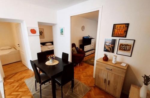 Cove Parja Apartment | Apartment "Central Sun" with Balcony and Park View