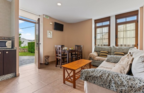 Rinlo Apartment | Inviting Apartment 'Cetareas 1' with Oceanfront Views