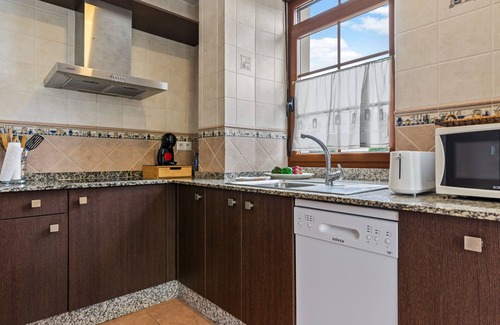 Rinlo Apartment | Inviting Apartment 'Cetareas 1' with Oceanfront Views