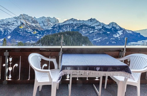 Hasliberg Wasserwendi Apartment | Scenic Apartment with Panoramic Mountain and Lake Views
