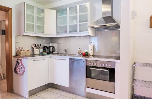 Grindelwald Apartment | Apartment Chalet Almis-Bödeli-1 by Interhome