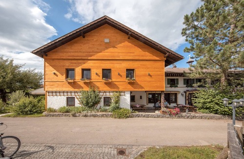 Eisenberg Apartment | Experience Nature at Apartment Chalet am Teich Today!