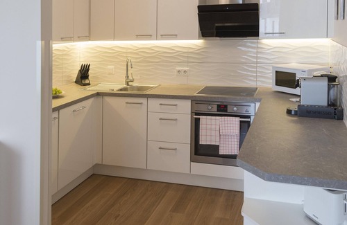 Landstrasse Apartment | Charming Apartment in Central Vienna with Pool & Breakfast