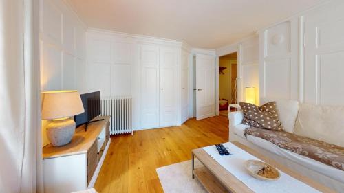 Sankt Moritz-Bad Apartment | Family-Friendly Stay at Apartment Chavallera 5, Rated 9.1