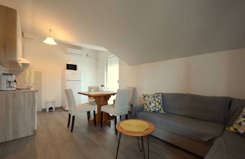 Gabonjin Apartment | Top-Rated Apartment Cindrić 2 with Kitchen & Breakfast